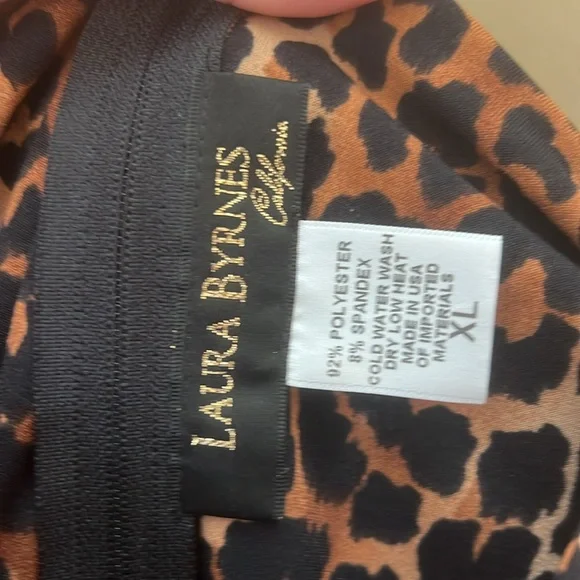 EUC Pinup Couture Malia Leopard top - Picture 3 of 6